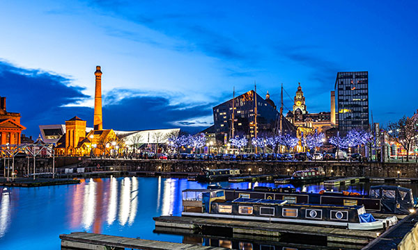 All employees went to Hong Kong and Macau to hold celebration activities